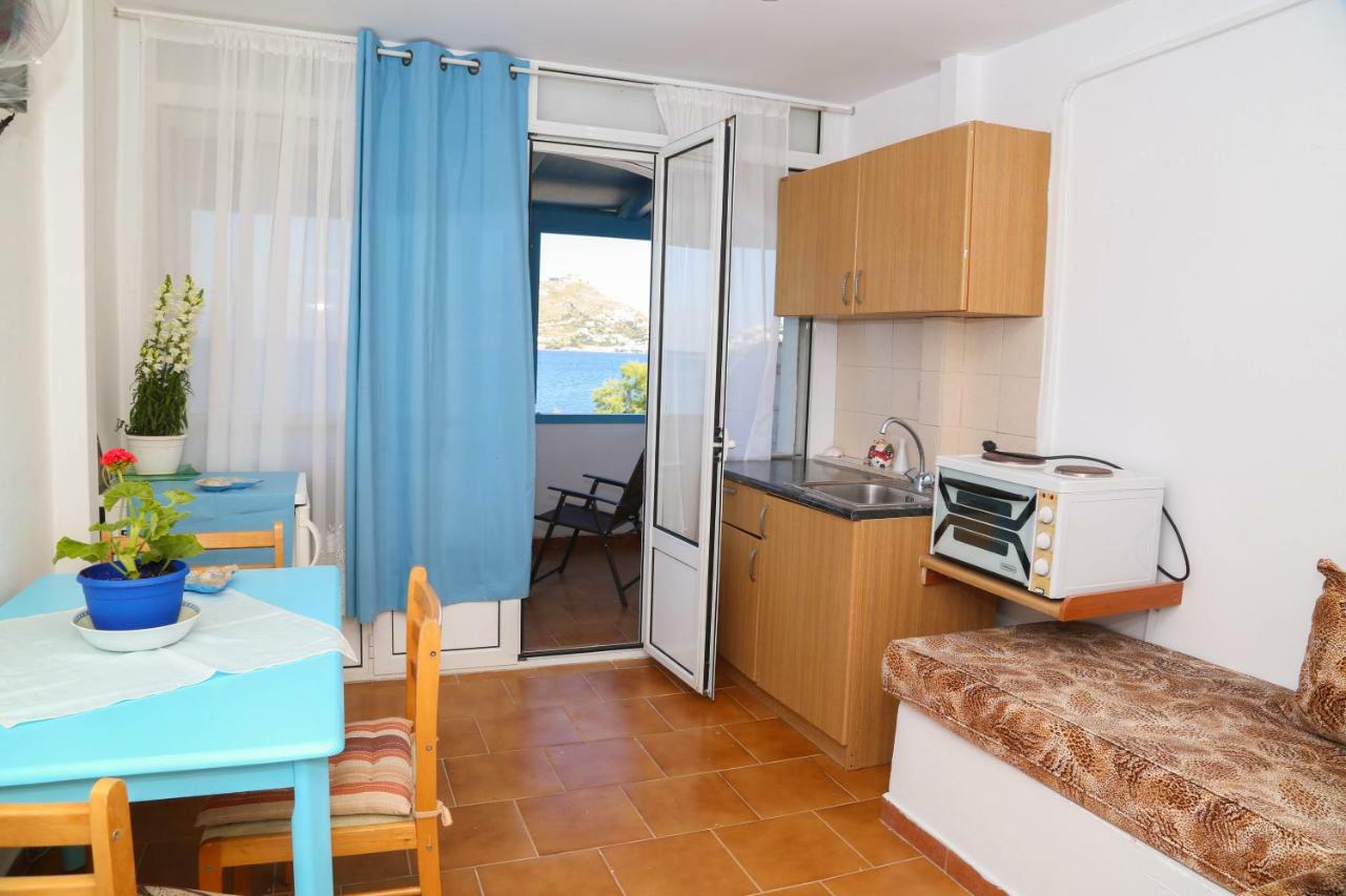 Tony'S Rooms Алинда Екстериор снимка