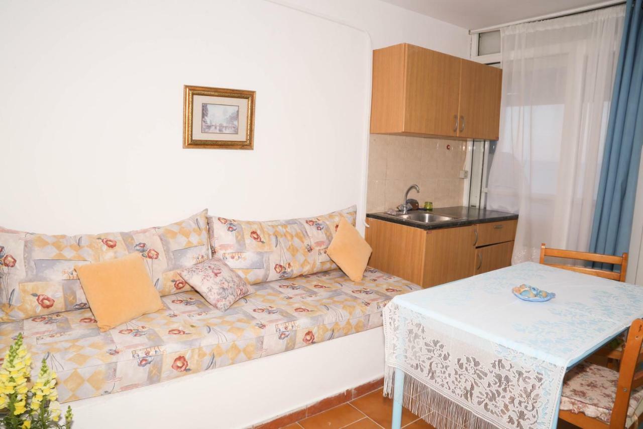 Tony'S Rooms Алинда Екстериор снимка